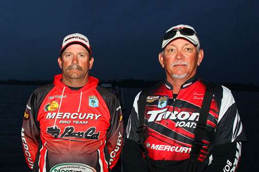 <p>Co-angler leader Ernie Smoak (right) and Roy Sanford share a moment for the camera.</p> 