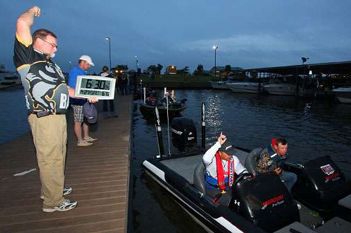 <p>Day Three officially starts, and in boat No. 1 Mike Pedroza  leaves the dock.</p> 