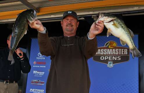 <p>Mike Spears, co-angler (1st, 22-10)</p>
