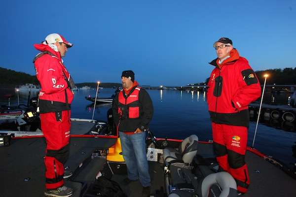 <p>Mark Zona and Wes Miller tag along with Casey Scanlon on the final morning.</p>

