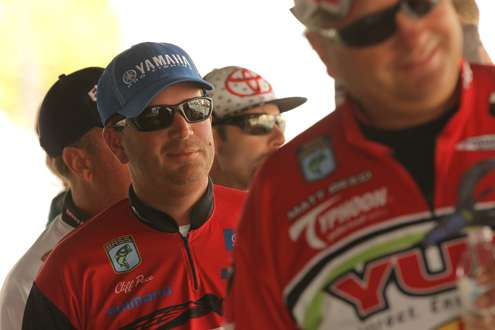 <p>Cliff Pace and others wait in line for the weigh-in.</p>
