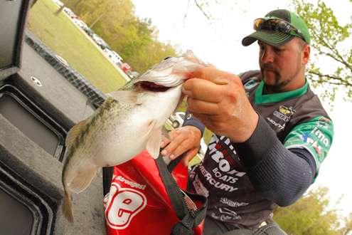 <p>Fred Roumbanis bags a nice spotted bass.</p>
