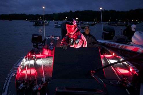 <p> </p>
<p>Brandon Palaniuk (9<sup>th</sup>, 11-5) looks rather devilish in the glow of his interior boat lights.</p>
