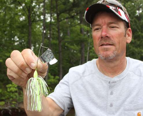<p>A buzzbait, like the War Eagle buzzbait, is a must. There are simply times when a buzzbait will produce strikes when nothing else will. âNot to mention, itâs so much fun when you get into these little places where they just kill it,ââ Browning said.</p>
