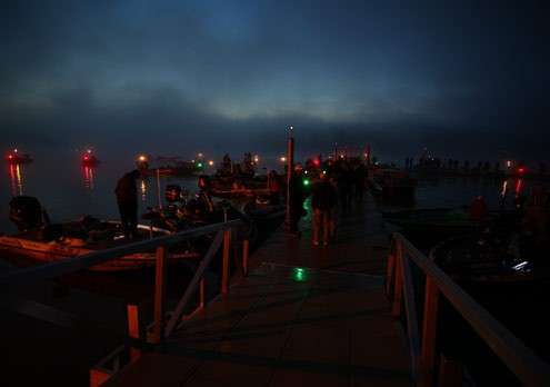 <p>Boats gather around the dock as thick fog rolls into LaGrange, Ga., early on Day Two.</p>
