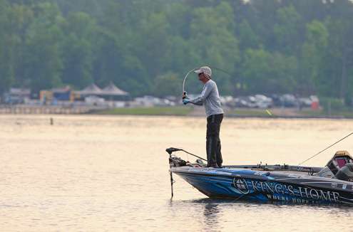 <p>Randy Howell started the day in 33<sup>rd</sup> place with 12 pounds, 14 ounces.</p>
