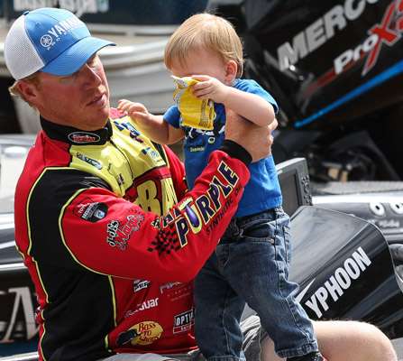 <p> </p>
<p>Greg Vinson spending sometime with Gaige is 15 month old son. </p>
