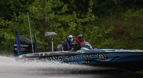 <p>Randy Howell comes off plan as he arrives on his first spot on Day Three.</p>
