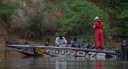 <p>Evers just broke off this crankbait and quickly secures another.</p>
