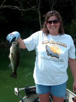 <p>
	Steve Amanâs wife, Jill, recently enjoyed a day out with her kids on Deer Creek Lake in Iowa. âThey wanted to show their mom outfishing Dad!â</p>

