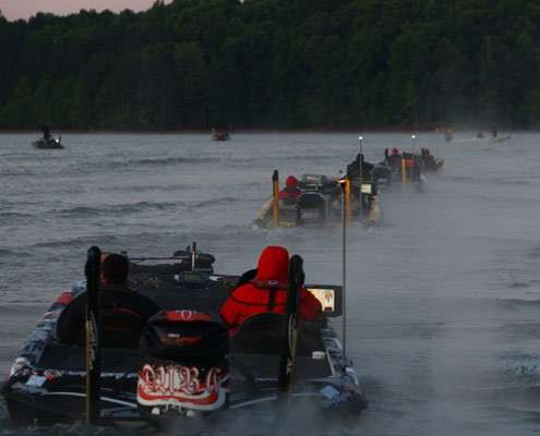 <p>A line of anglers idle out toward the main lake on Day One of the 2011 Elite Series Pride of Georgia.</p>
