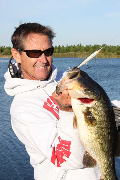 Tempt bass with feathered trebles - Bassmaster
