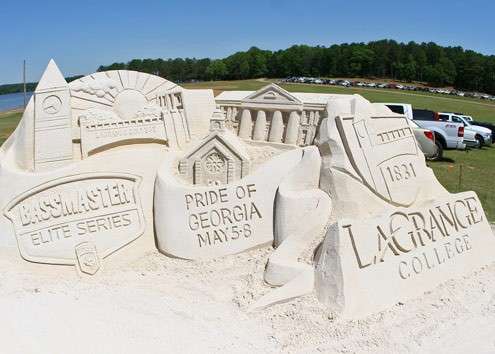 <p>LaGrange College created a sand sculpture at the tournament site to welcome the Elite Series.</p>
