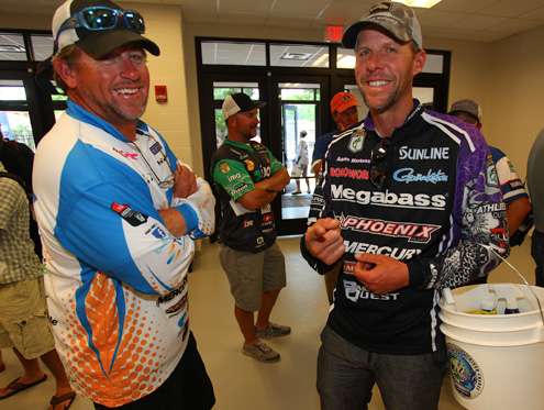 <p>J. Todd Tucker and Aaron Martens visit before the anglers briefing.</p>
