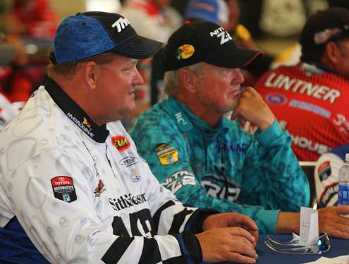 Kenyon Hill and Rick Clunn sat together during the meeting. 