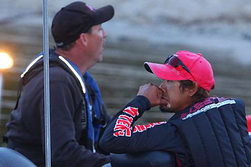 <p>Placed in one of the final flights on Day Two, Ken Iyobe patiently waits near the shore.</p>
