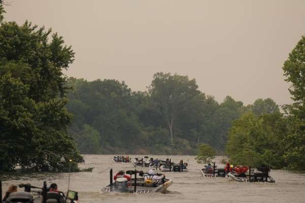 <p>And they're off! Day Two of the Alabama River Charge has begun!</p>
