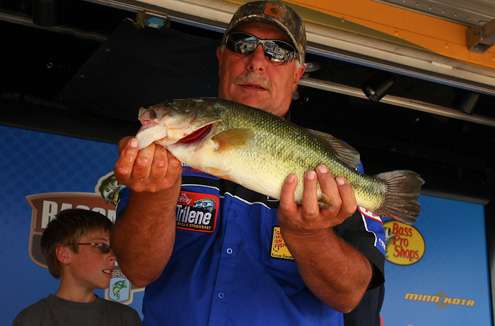 <p>Tommy Menefee, co-angler (12th, 7-13)</p>

