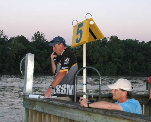 <p>Tournament Director Chris Bowes keeps things orderly during Thursdayâs take-off.</p>
