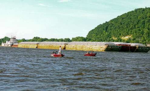 <p>A huge barge makes its way upstream on the Mississippi River near Lacrosse, WI. </p>
