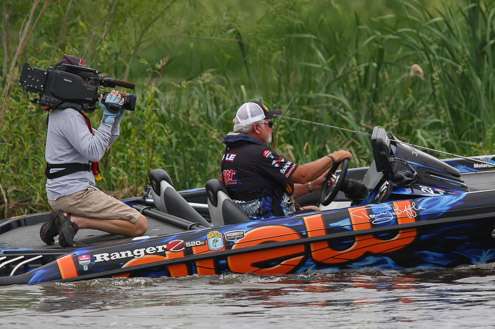 <p>Wes Miller stays out of Biffleâs way as he repositions in the heavy current.</p>
