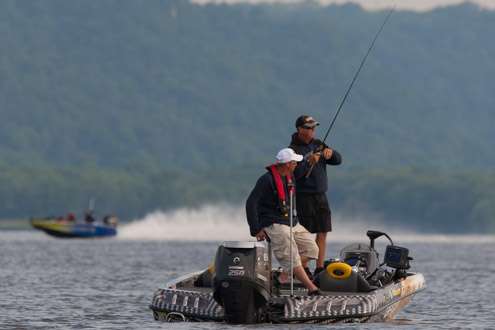 <p>David Walker focuses on his presentation as Steve Kennedy makes a move down river early on the morning of Day One.</p> 
