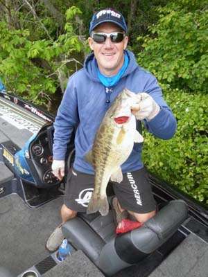 <p>Brent Chapman had a limit estimated at 21 1/2 pounds --  which would be good enough to secure the Day Two lead -- by 8:30 a.m.!  A photo of his big fish (5.99 pounds) was submitted by Bassmaster Marshal Karl Jones.<br />
	 </p>
