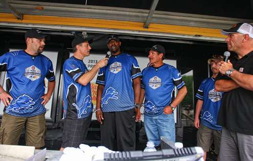 <p>Greg Mangus fished with former Detroit Lions wide receiver Herman Moore, along with Larry Dressell and Derek Hardman. </p>
