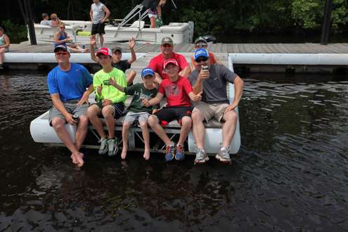 <p>The fans are ready to greet the anglers at the dock.</p>

