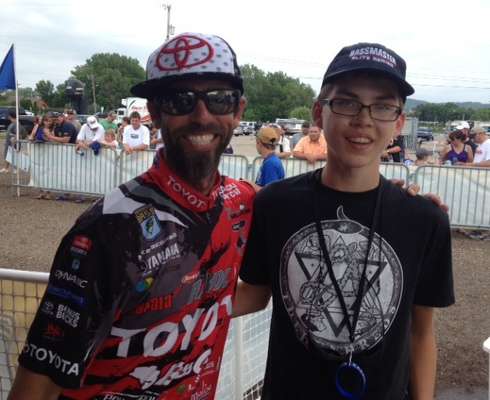 <p>Mike Iaconelli gave advice to high schoolers during the Day Three weigh-in.</p>
