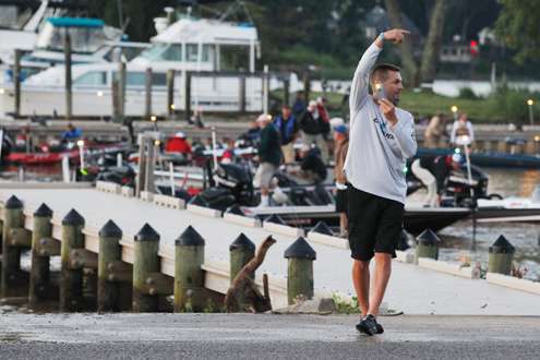 <p>Randy Howell, currently in 2nd place, isnât just a good angler â heâs also a talented traffic director.</p>
