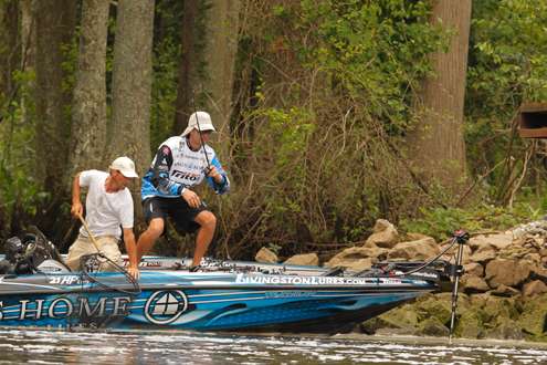 <p>Howell's co-angler, Todd Dorton brings out net for Howell.</p>
