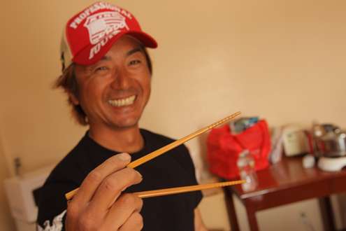 <p>Morizo brings his own chopsticks.</p>
