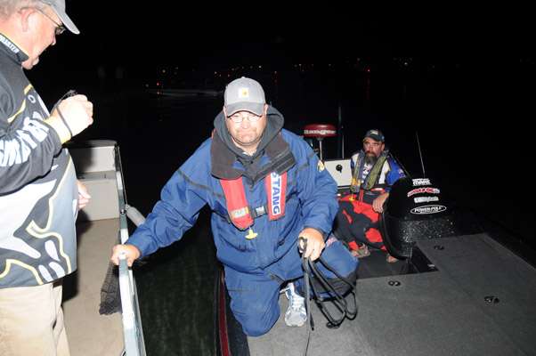 <p>Gunnar Beale and Keith Sensenig get lined up in Boat 2.</p>

