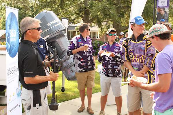 <p>Humminbird offers an exclusive program for College Series anglers. </p>
