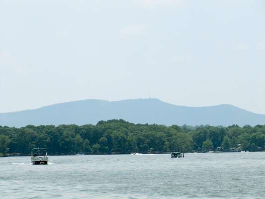 <p>
	<strong>No. 6: Logan Martin Lake, Alabama</strong></p>
<p>
	Logan Martin Lake stretches 48 1/2 miles long, most of it narrow and river-like along the course of the original Coosa River channel.</p>
