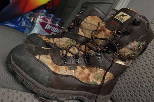 <p>Some sturdy boots for extreme weather. </p>
