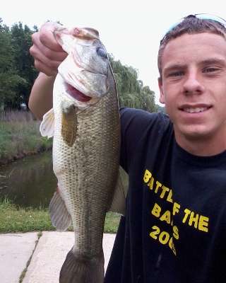 <p>"I caught this 3 1/2-pound bass in the Chicago area," said Tim Hycner.</p>
<p> </p>
