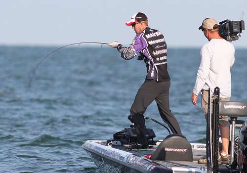 Steve Bowman caught up with Aaron Martens on the final day of the Plano Championship Chase on Lake St. Clair/Lake Erie out of Detroit. He shares his favorite photos of Martens' afternoon on the water.