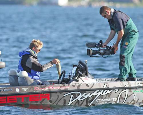 <p>Pipkens explains to the camera how he caught the fish.</p>
