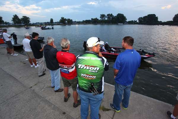 <p>The tournament support crews are on hand in case any of the anglers need assistance. </p>

