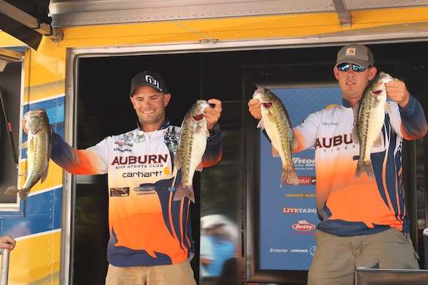 <p>Matt Lee and Chris Seals of Auburn brought in 12-2 on Day One, enough for 10th place.</p>

