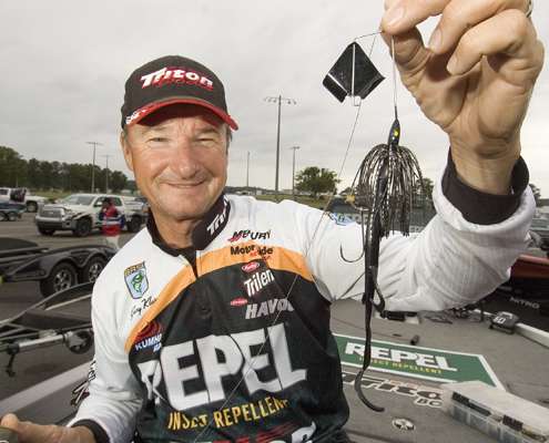 <p>Gary Klein is one of the most outrageous lure modifiers on the Elite Series tour. Topwater lures donât escape his madness. He had this monstrosity tied on after Day Two of the West Point event.</p> 