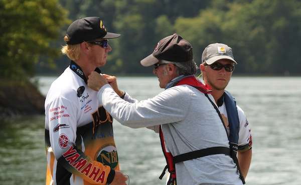 <p>Wes Miller mics up AUM late in hopes of catching some of their comeback on film. At the time AUM had about 15 pounds in the boat.</p>
