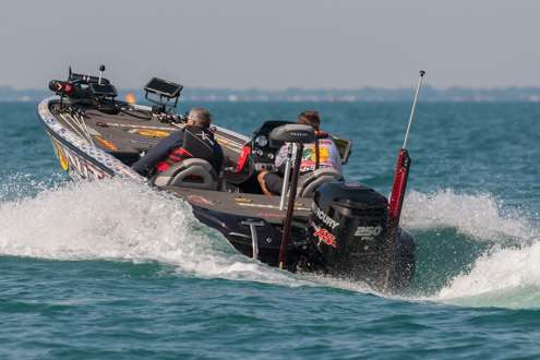 <p>Jason Williamson is making a move again. Many anglers are running and gunning this morning.</p>
