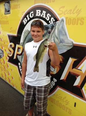 Rylie Miller shows off 1.99-pound bass