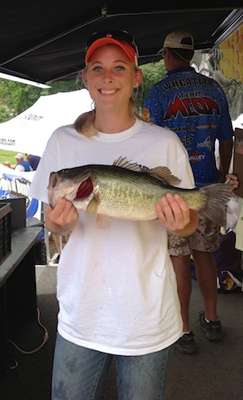 Kayla Mintz weighs in a bass on Sunday.