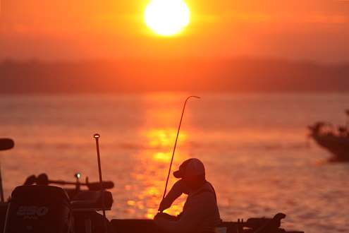 <p>Anglers will be able to enjoy clear skies until noon with a thunderstorm or two in the forecast.</p>
