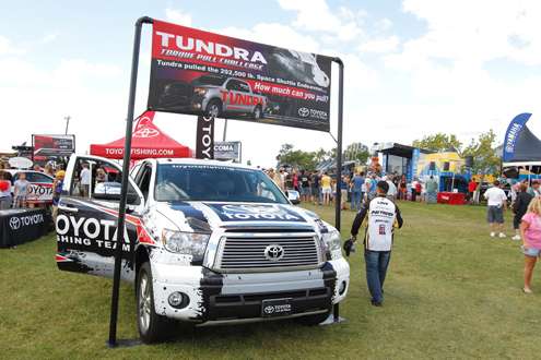 <p>Toyota welcomes fans to the event.<br />
	 </p>

