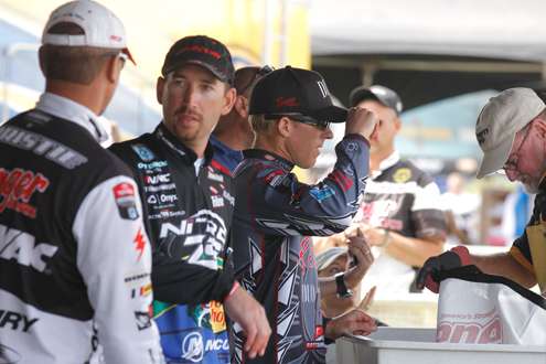 <p>Kevin Hawk's fish are checked by B.A.S.S. officials as is the standard protcol.</p>
